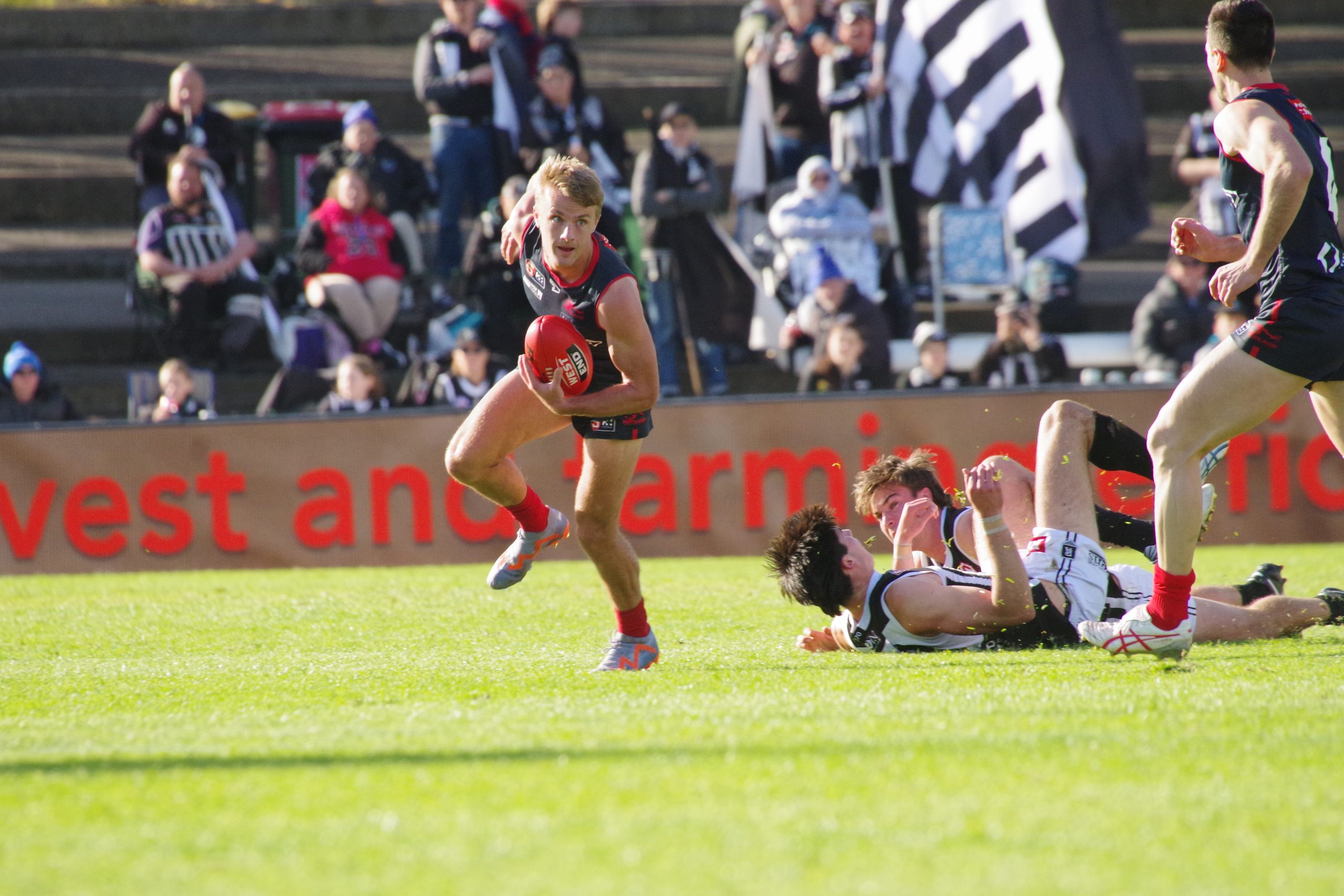 Norwood edge out arch rivals Port Adelaide in Gallagher Williams Cup