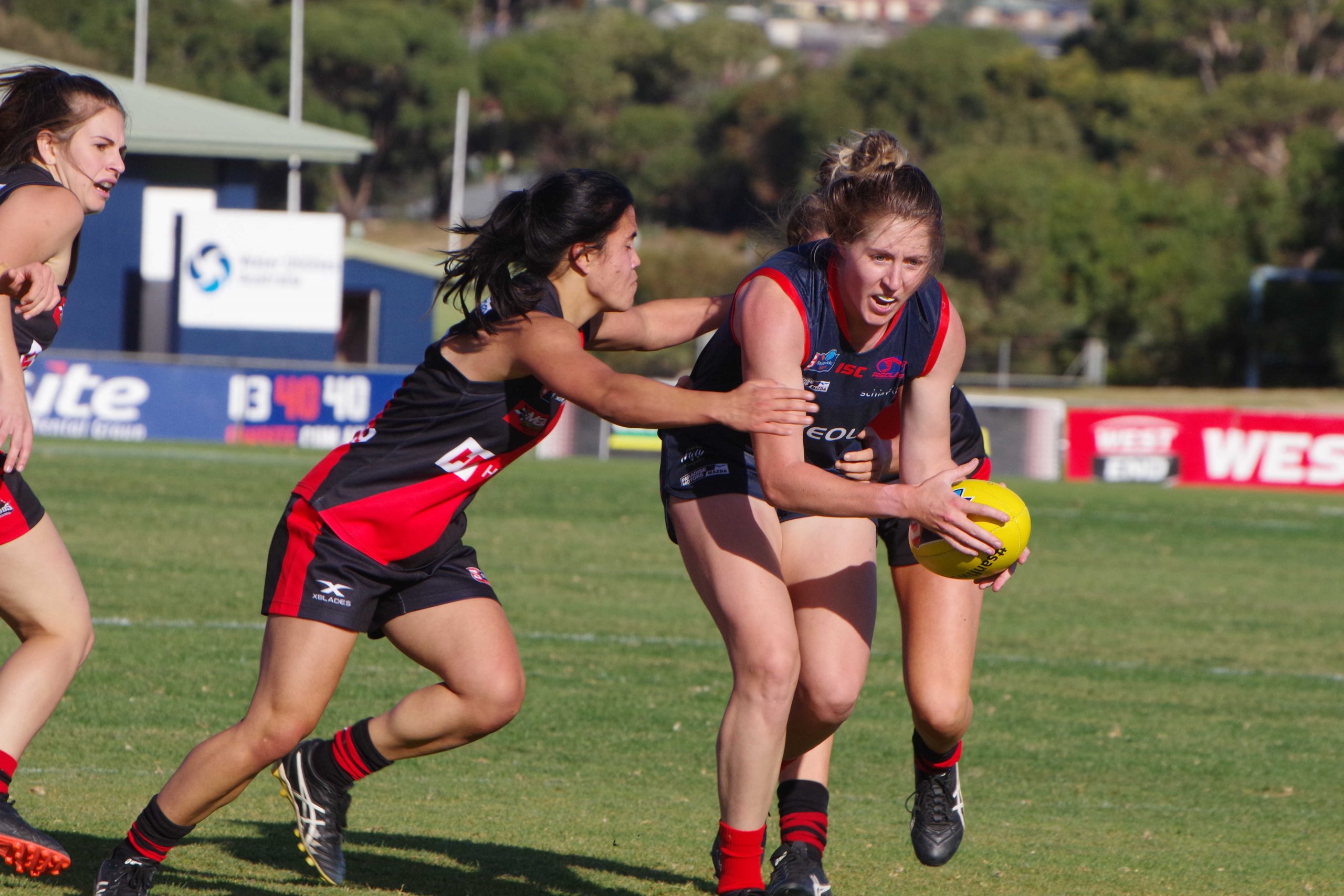 Legs play out thrilling draw with the Bloods - Norwood Football Club